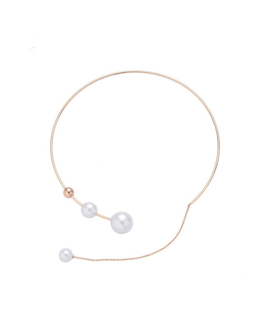 Nina | Claviculeketting met nep parel in de kleur Goud voor dames in stijl geschikt voor alle seizoenen.