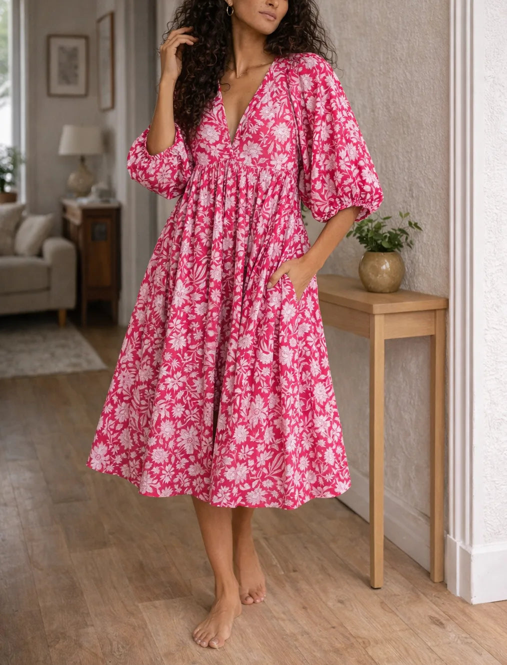 Jurk met bloemen en V-hals