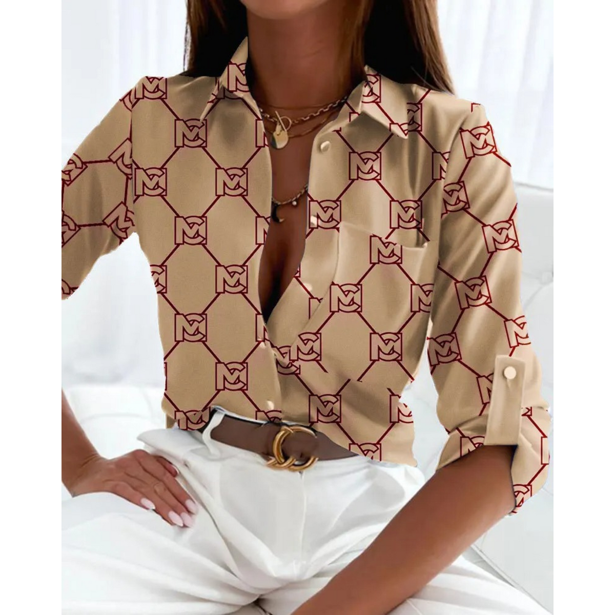 Sofie | Elegante damesblouse in zakelijke stijl met gevoerde print in de kleur Lichtbruin voor dames in Streetwear stijl ideaal voor de lente.