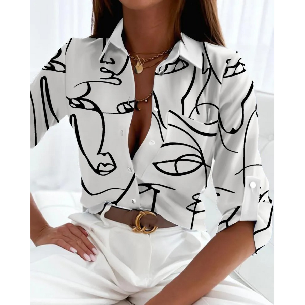 Sofie | Elegante damesblouse in zakelijke stijl met gevoerde print in de kleur Wit voor dames in Streetwear stijl ideaal voor de lente.