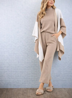 Dames two-piece set met poncho