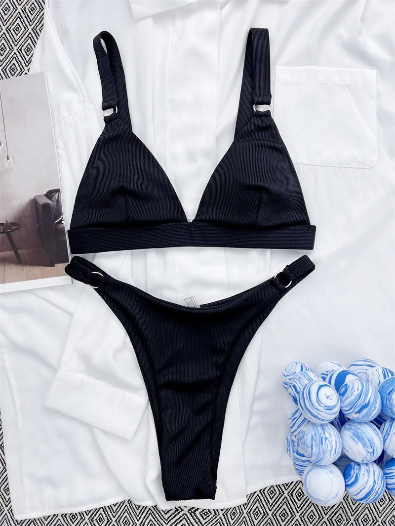 Vera | Unieke & trendy bikini in de kleur Zwart voor dames in Beach stijl ideaal voor de zomer.