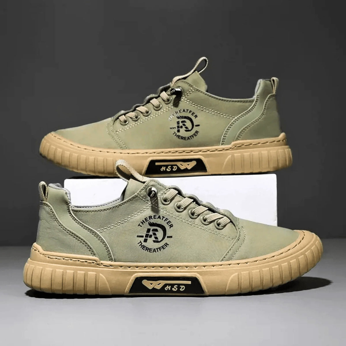Lage sneakers met dikke zool