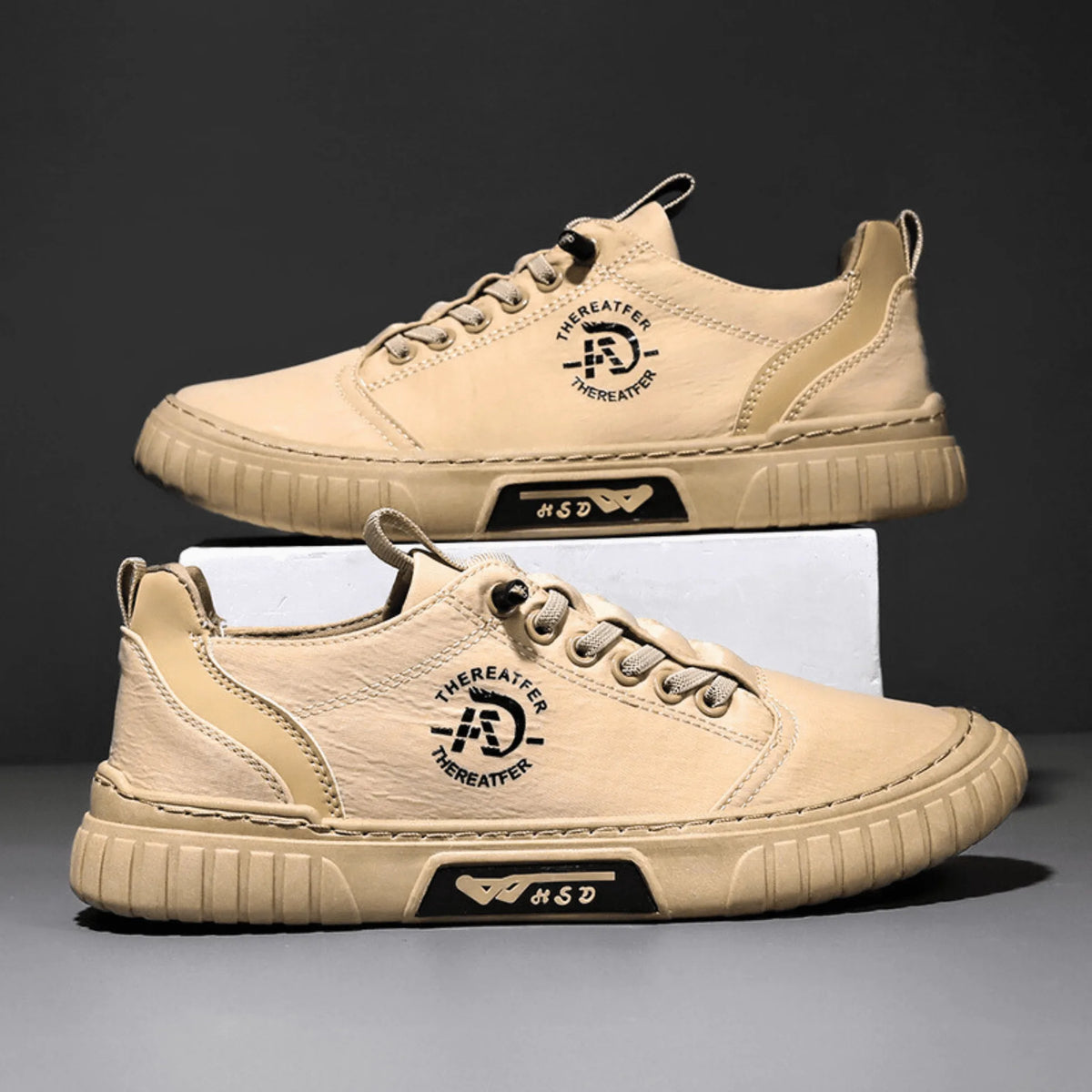 Lage sneakers met dikke zool