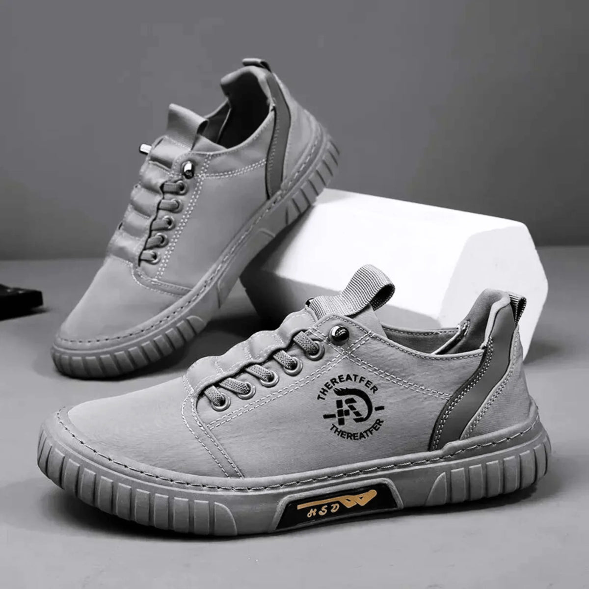 Lage sneakers met dikke zool