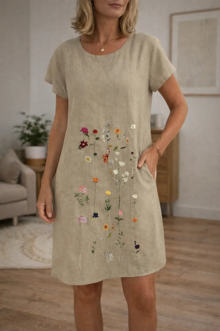 Mini jurk met geborduurde bloemen