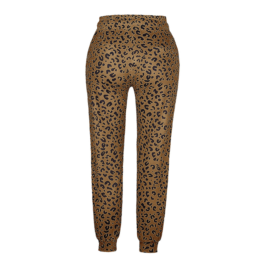Xandra | Damesbroek met luipaardprint in de kleur Luipaard Wit voor dames in stijl ideaal voor de lente.
