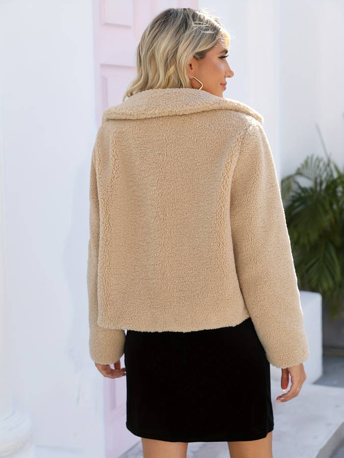 Zoey | Stijlvolle en warme beige winter teddy jas in de kleur Beige voor dames in Lounge stijl ideaal voor de winter