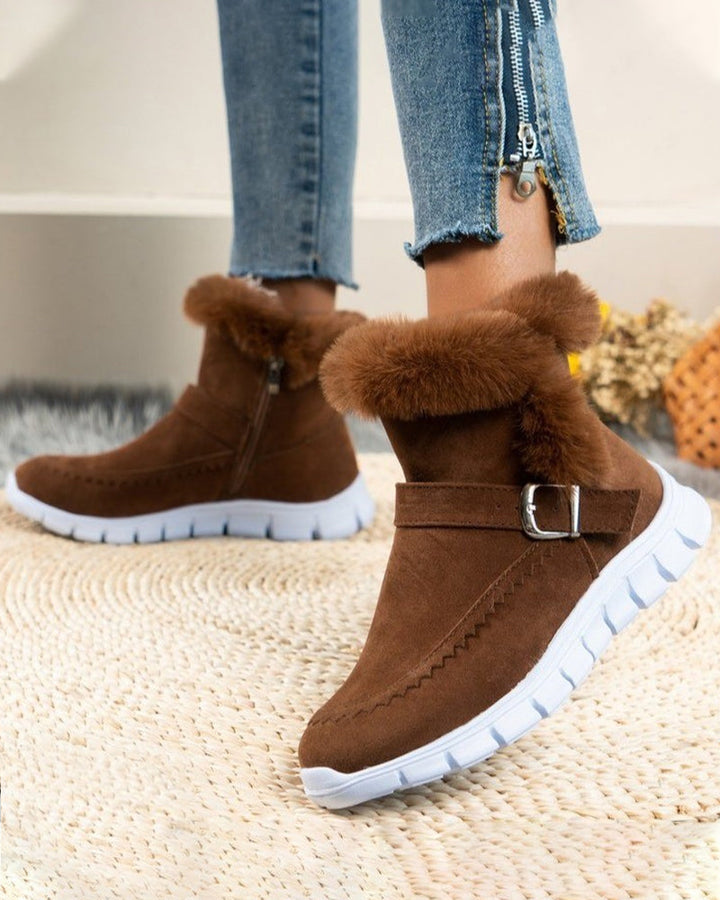 Effen warme snowboots in de kleur Bruin voor heren in stijl ideaal voor de herfst.