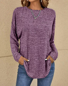 Eleonora | Top met ronde hals en lange mouwen in de kleur Violet voor dames in stijl ideaal voor de herfst.