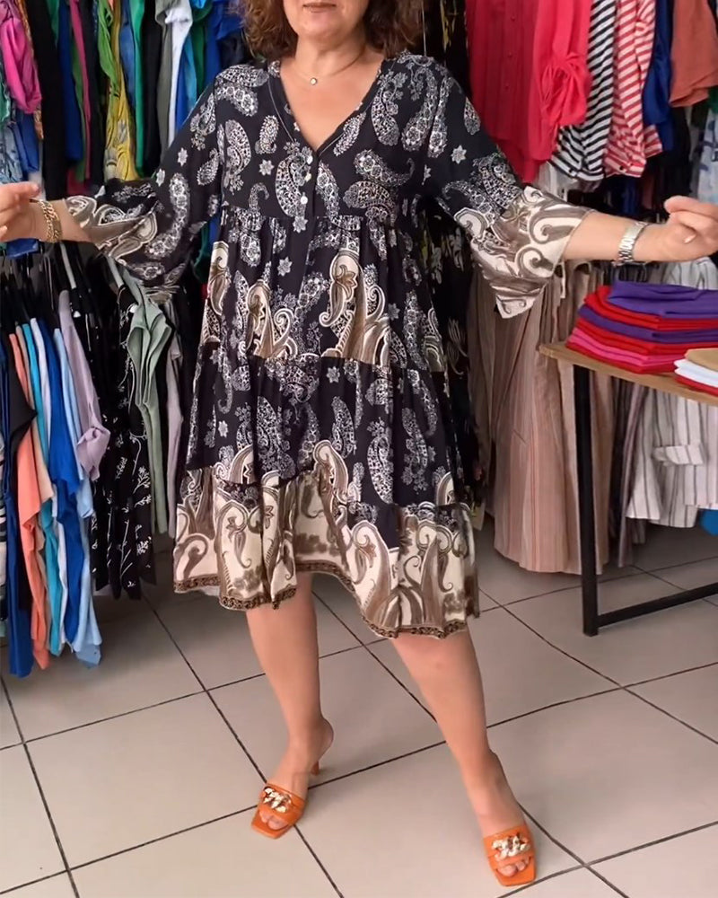 Vintage Jurk met print in de kleur Zwart voor dames in stijl ideaal voor de herfst.