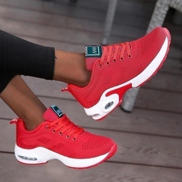Walkers | Orthopedische Vrouwen Loop Schoenen in de kleur Rood voor dames in stijl geschikt voor alle seizoenen.